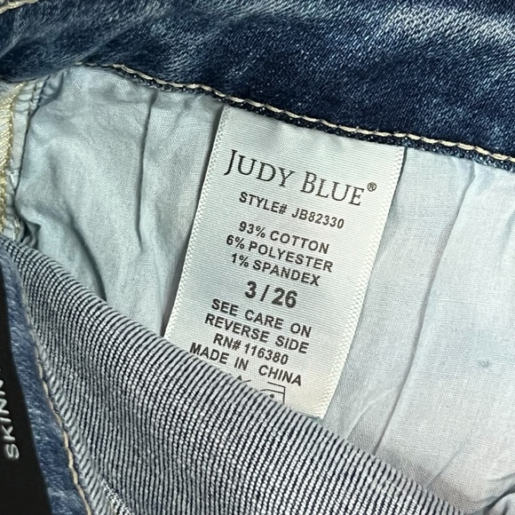 Judy Blue Size 3/26 High Rise Distressed Skinny Jeans - Picture 8 of 16